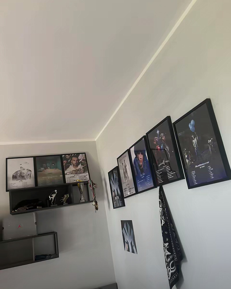 Poster WALLTAPE in una camera